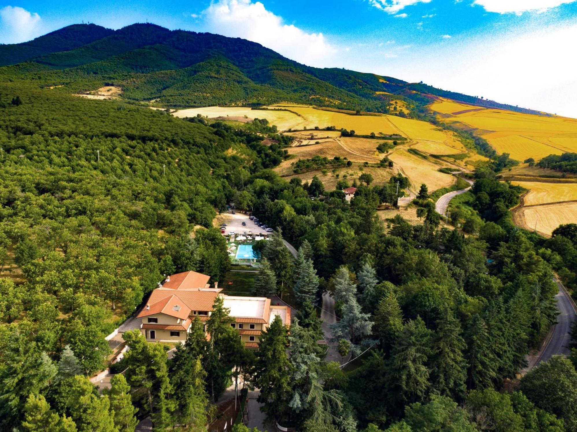 Il Castagneto Hotel Melfi Bagian luar foto