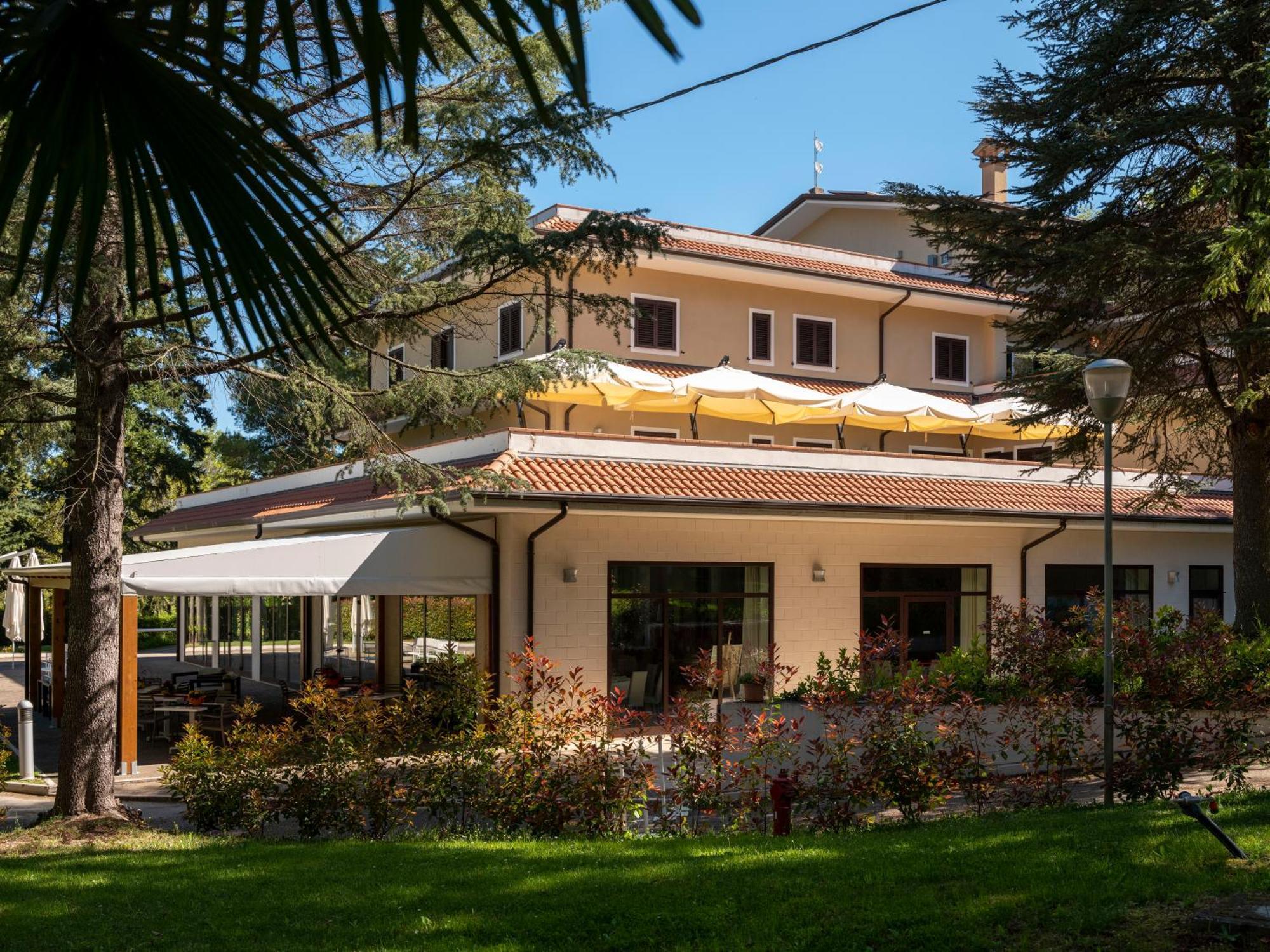 Il Castagneto Hotel Melfi Bagian luar foto